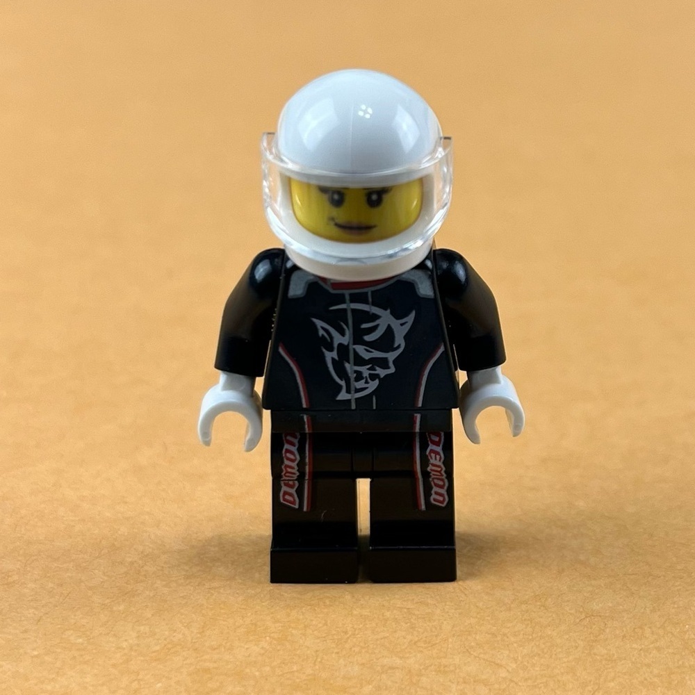 LEGO 2018 Dodge Challenger SRT Demon Driver Female Minifigure sc076 2"